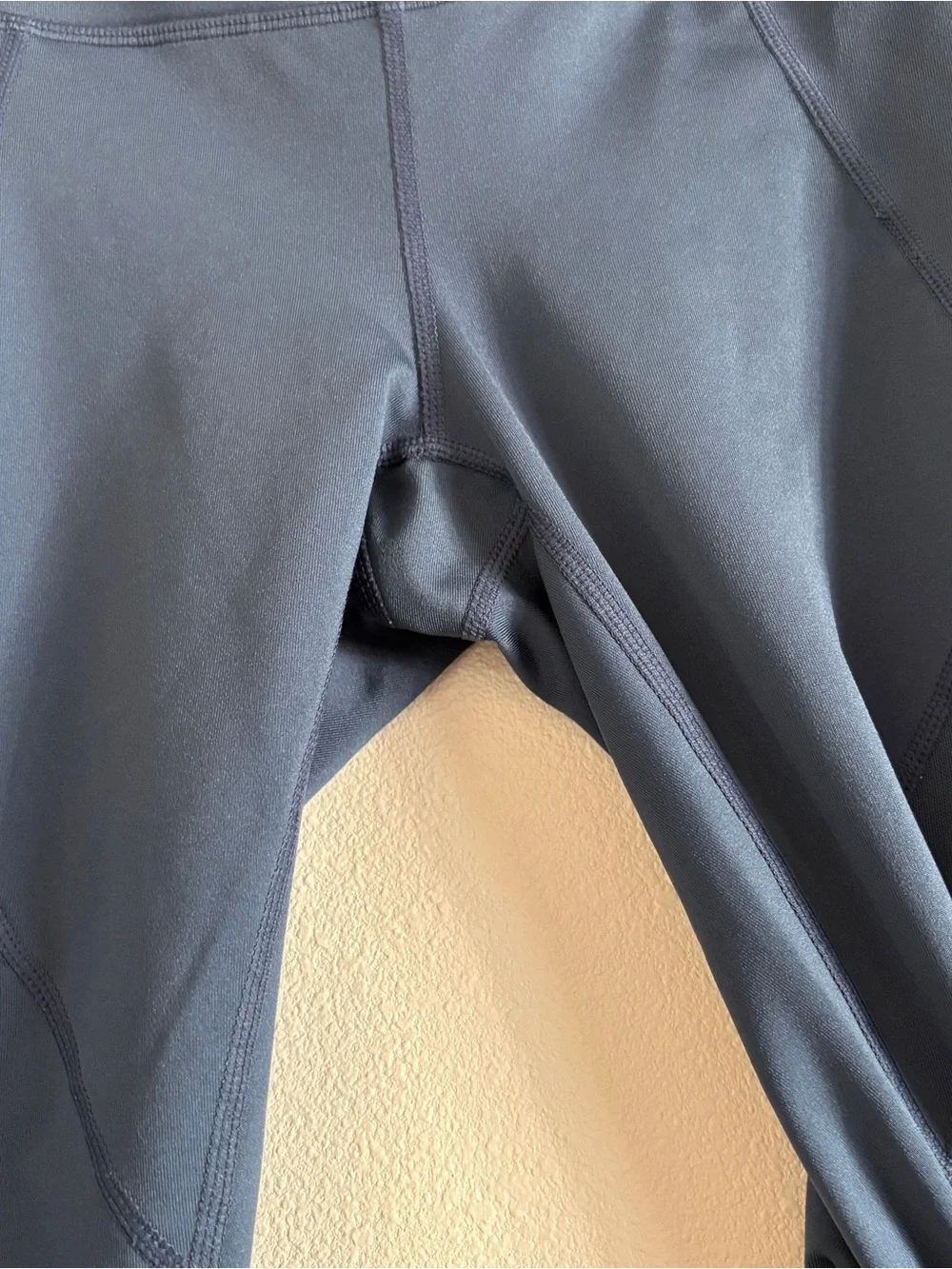 Women’s Athleta Aura Sonar Capri Mesh Capris Leggings in Navy Blue Small